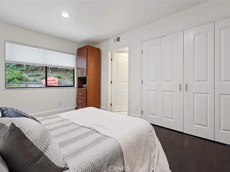 4372 Park Vicente — Photo 16