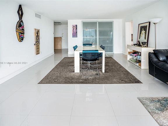5th image of 2851 NE 183rd St APT 2103E
