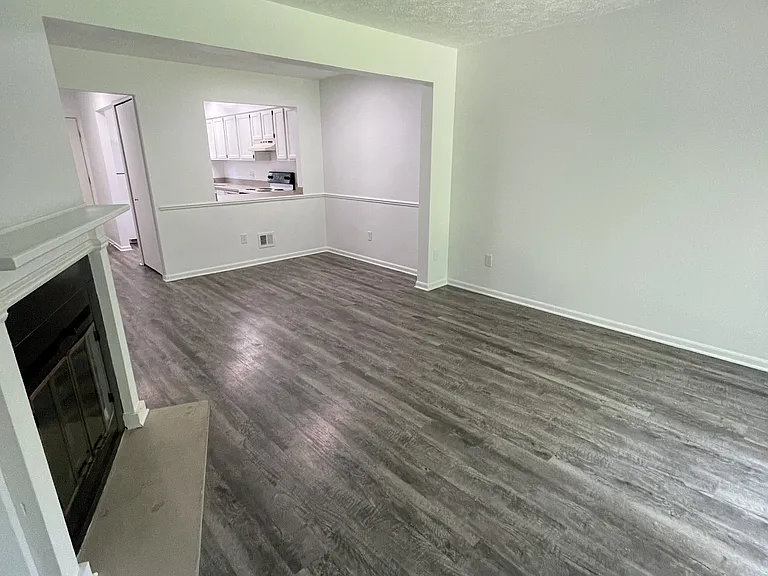 2166 Regency Dr — Photo 5