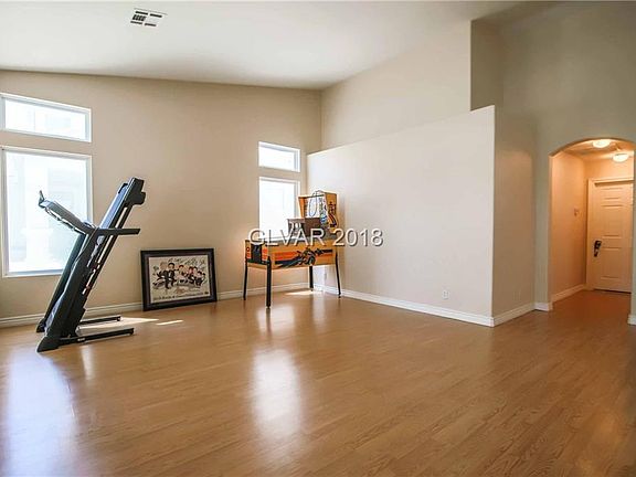 4th image of 820 Bear Mountain Ave