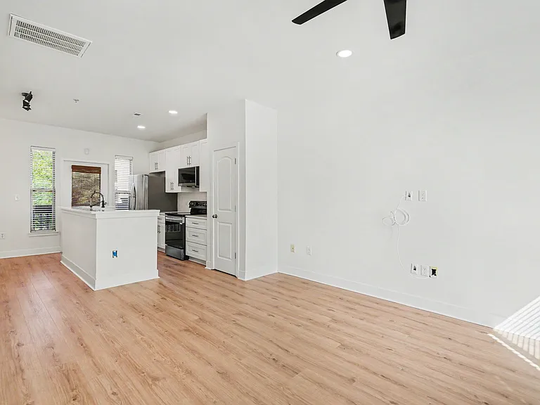 1032 Skyline View Way — Photo 5