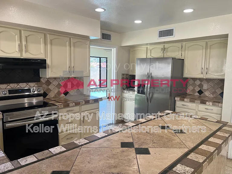 5431 W Cochise Dr — Photo 4