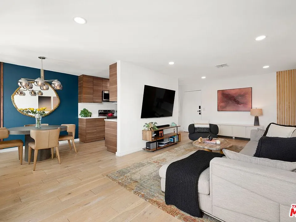 7300 Franklin Ave #554