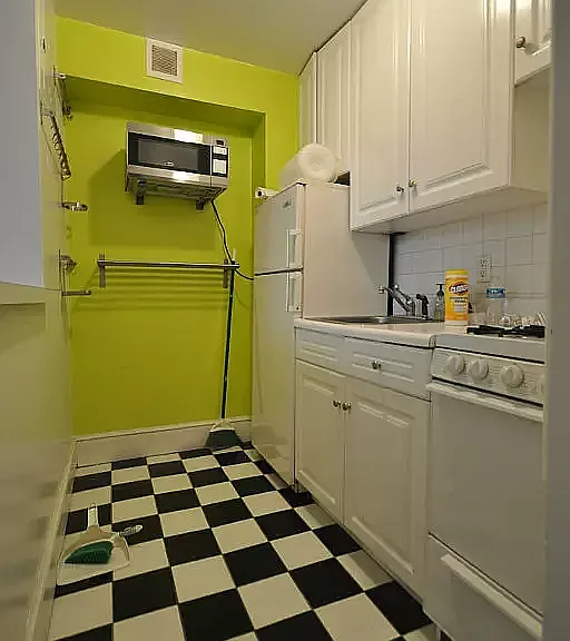 247 E 81st St #4A — Photo 3
