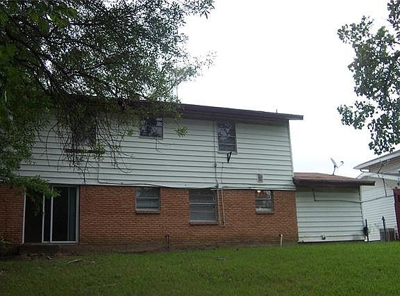4th image of 1637 Poplar Dr