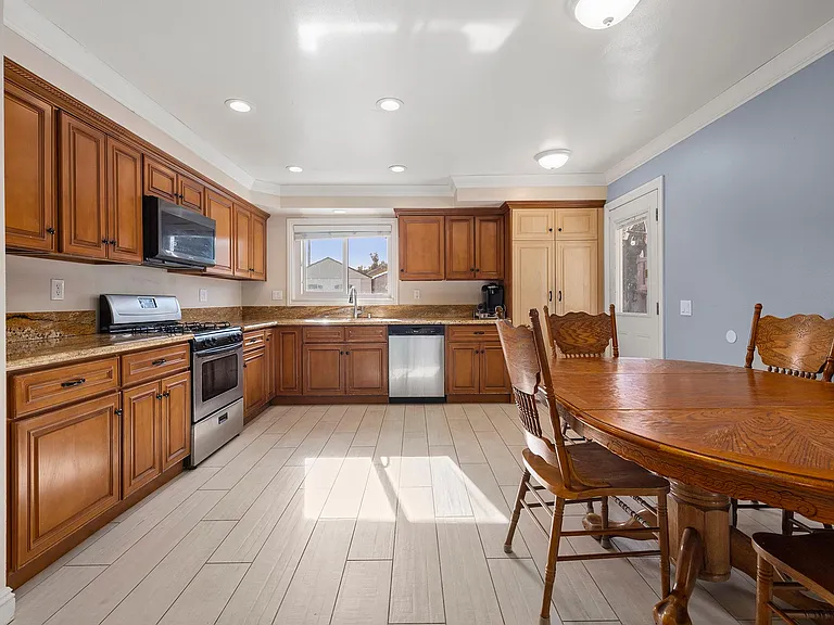 525 S Cardiff St — Photo 4