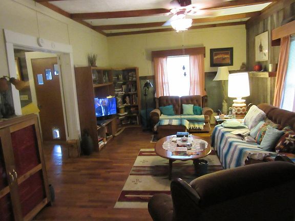 3rd image of 312 E 2nd Ave