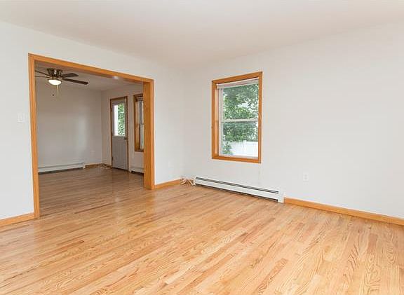 2nd image of 123 Waverly Ave #2