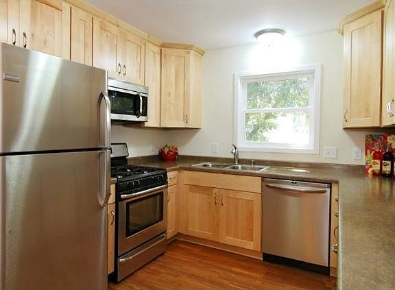 4th image of 767 Jessamine Ave E