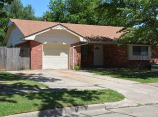 135 Mount Vernon Dr, Norman, OK 73071