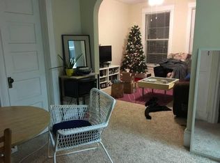 323 E Locust St APT 4, Bloomington, IL 61701