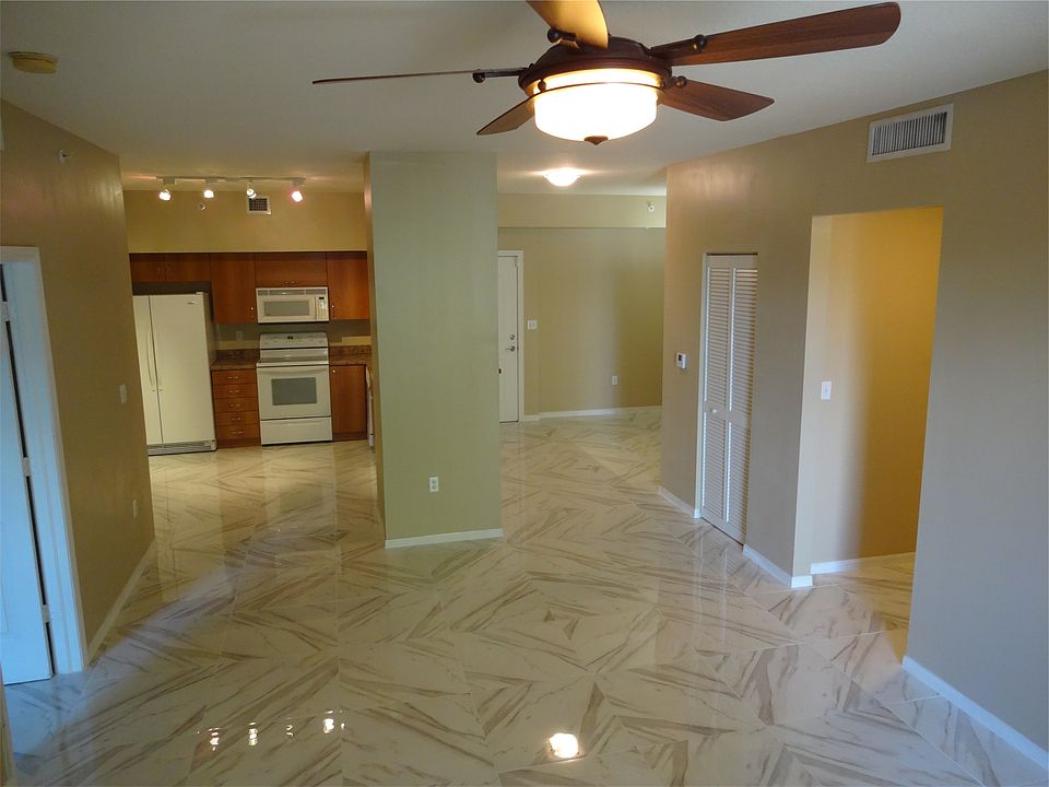1st image of 250 NE 3rd Ave APT 208