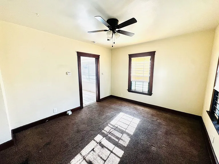 14012 Glendale Ave — Photo 24