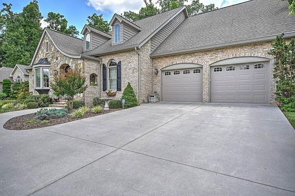 2nd image of 237 Cheshire Ln