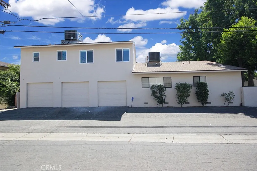 3 bed, 2301 sqft, $3,700 — Photo 4
