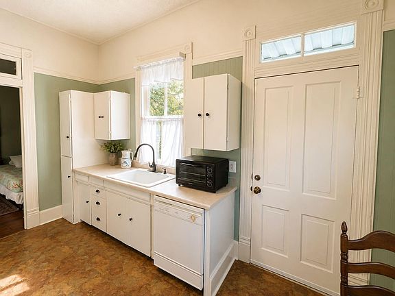 5th image of 1515 33rd St #Up