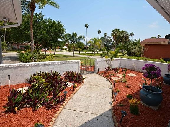 3rd image of 5618 Bayou Grande Blvd NE