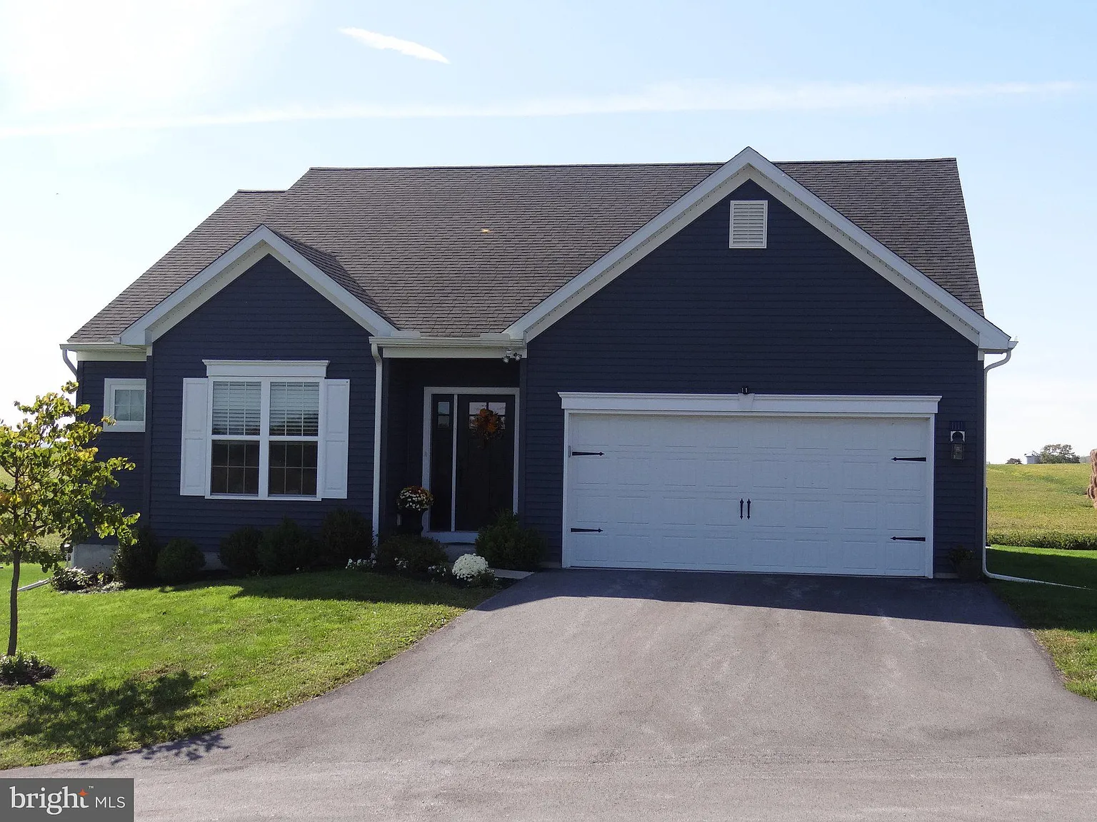 3 bed, 2.0 bath, 1661 sqft, $2,900 — Photo 3