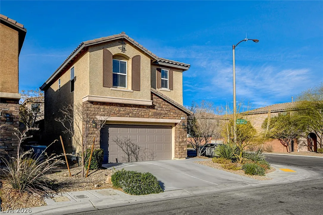 3 bed, 2.5 bath, 1655 sqft, $2,050 — Photo 2
