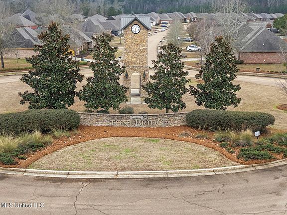 4th image of 2 Stonebridge Blvd