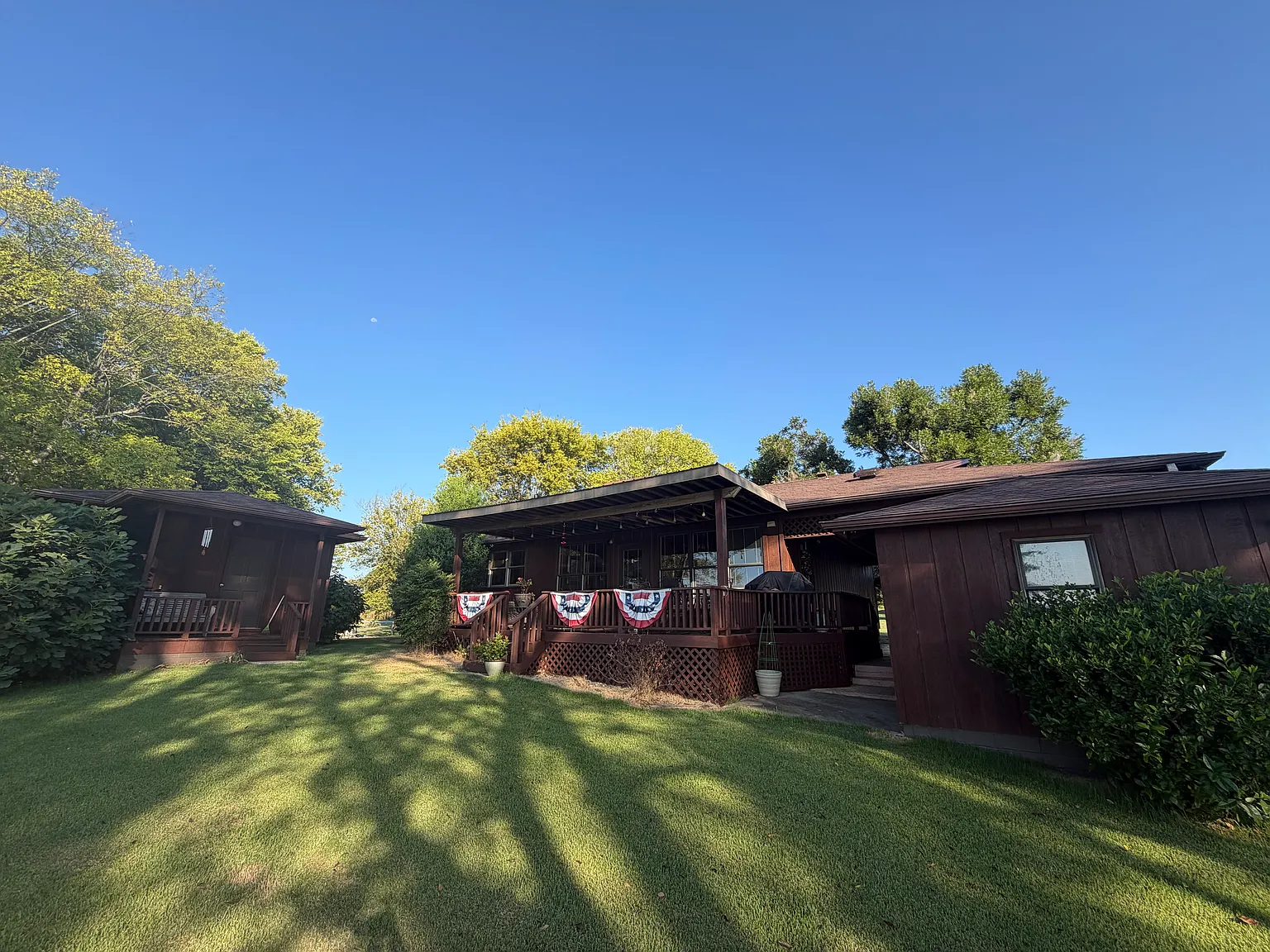 3 bed, 1.5 bath, 1334 sqft, $2,500 — Photo 3