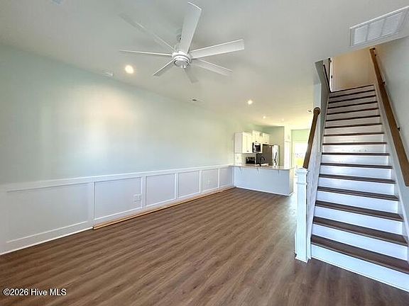 5th image of 650 Cedar Point Boulevard #F5