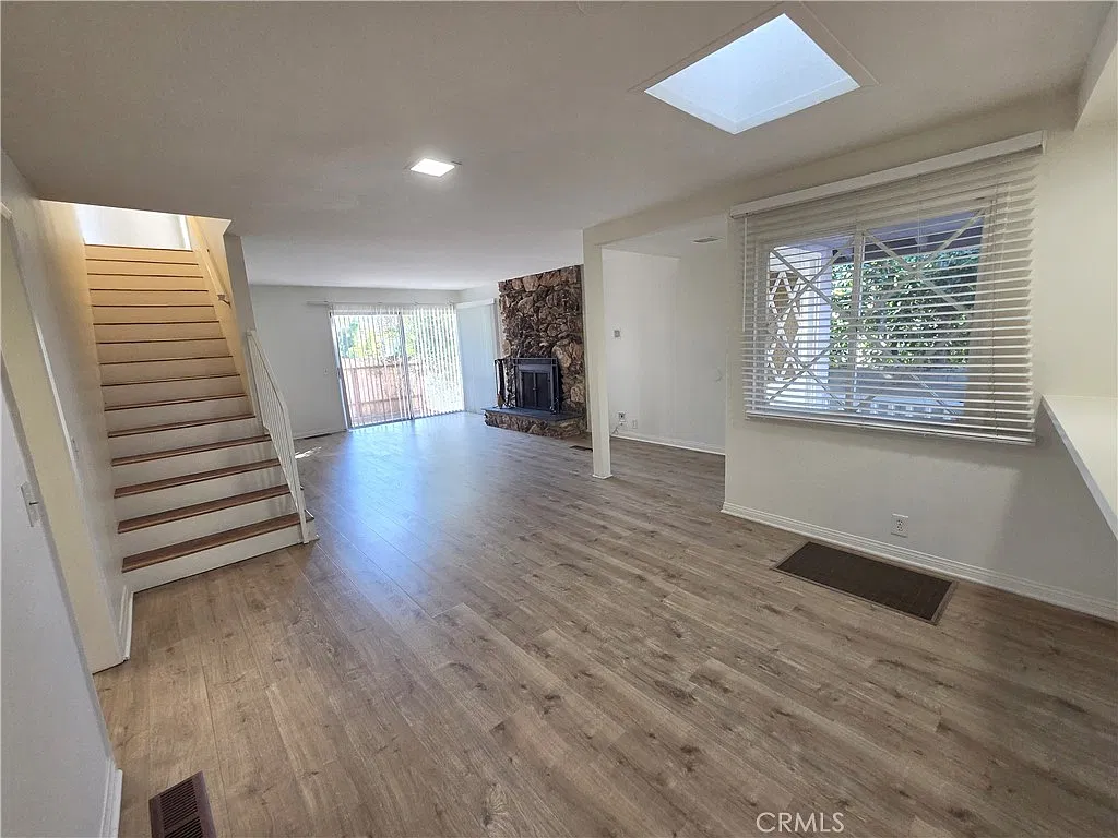 3 bed, 1544 sqft, $6,200 — Photo 2