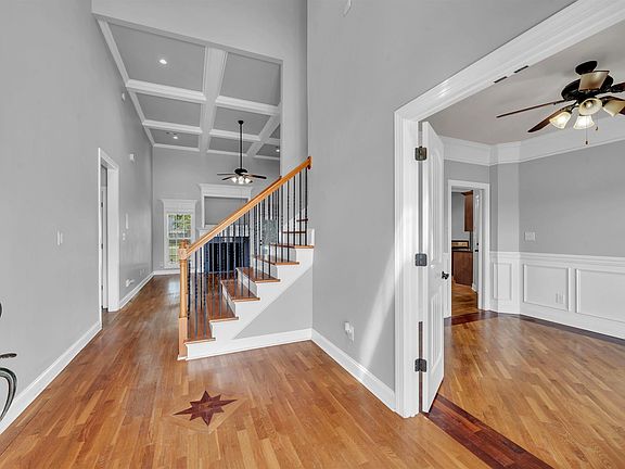 4th image of 125 Pond Dr