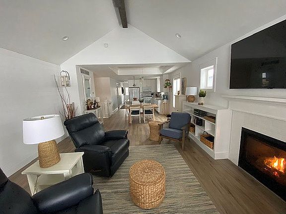 4th image of 336 W 13th St