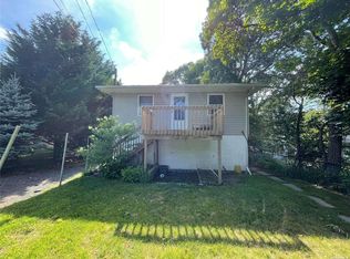 35 Flanders Blvd, Flanders, NY 11901
