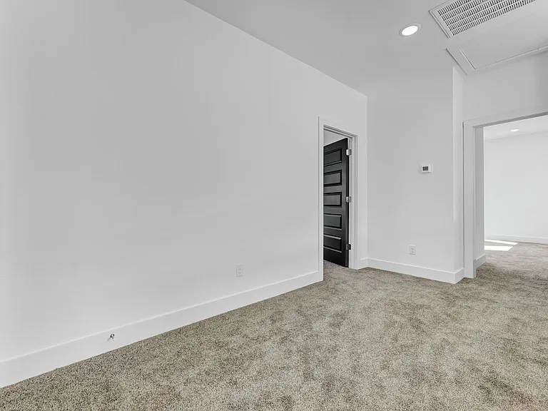 3011 Alpha Wolf Ct — Photo 28