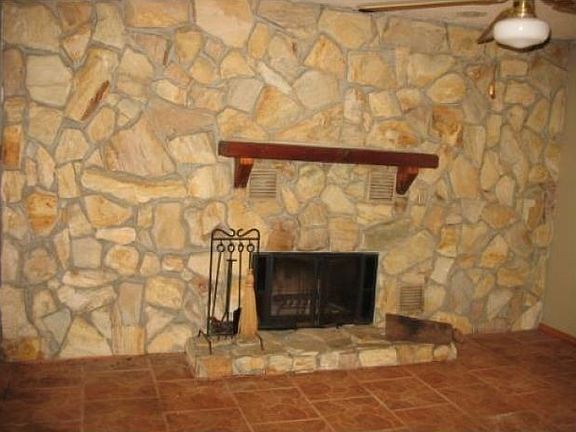 3rd image of 3111 Clovewood Pl