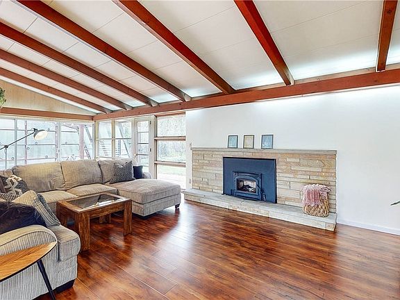 3rd image of 35990 Timberlane Dr