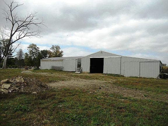 4th image of 738 N County Road 50 E