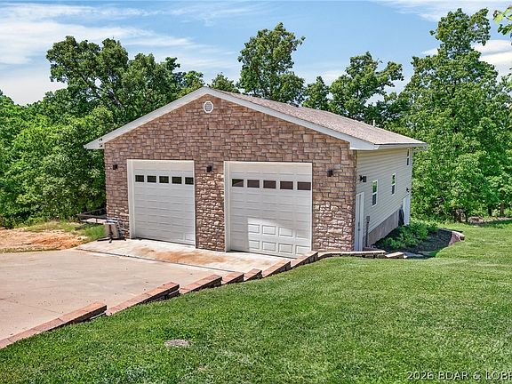 5th image of 61 Quiet Meadows Dr