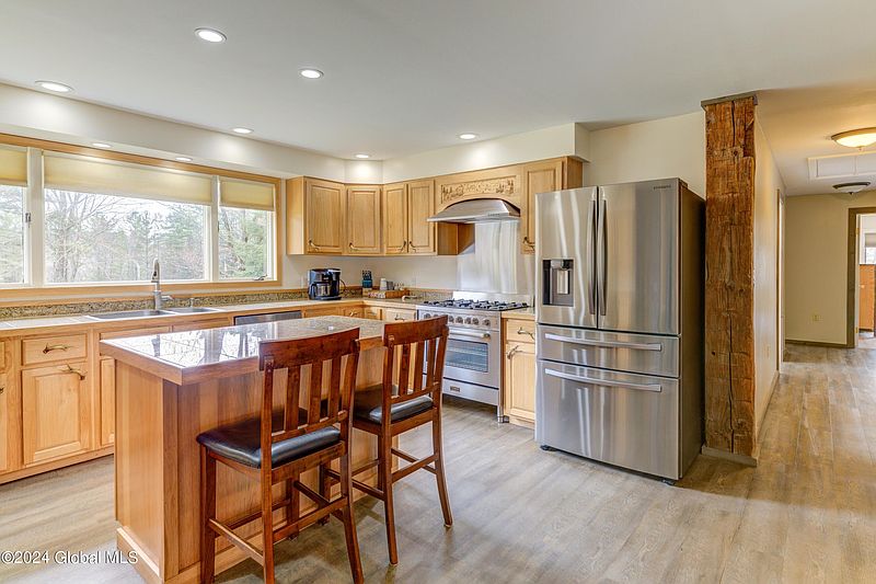 3rd image of 609 Maple Grove Road