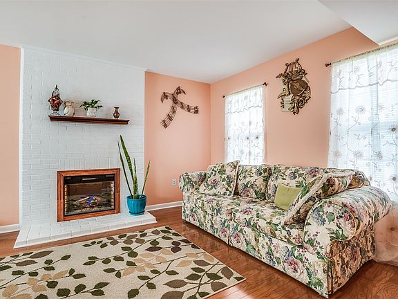 3rd image of 13418 Princedale Dr