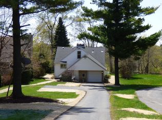 715 Main Street Rd, Cary, IL 60013