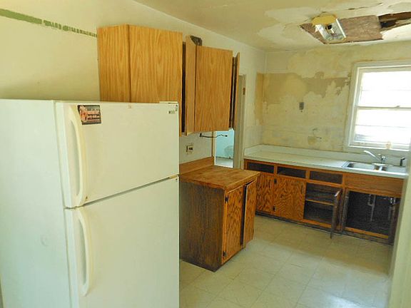 5th image of 2536 Oak St