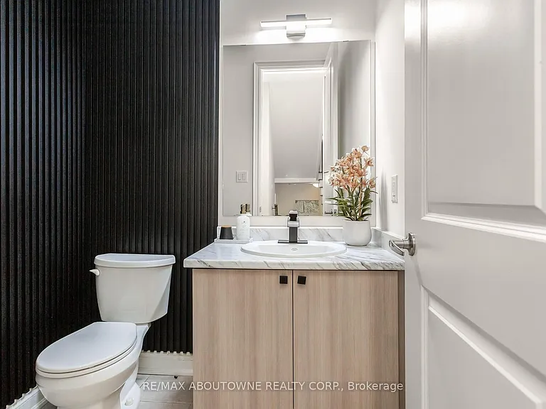 3294 Millicent Ave — Photo 23