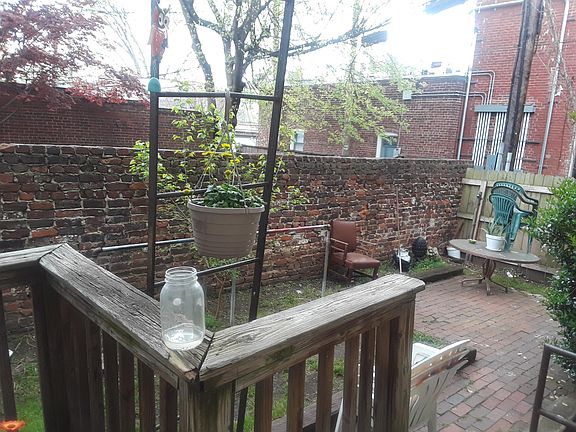 Cozy Back Yard with Bike Rack
