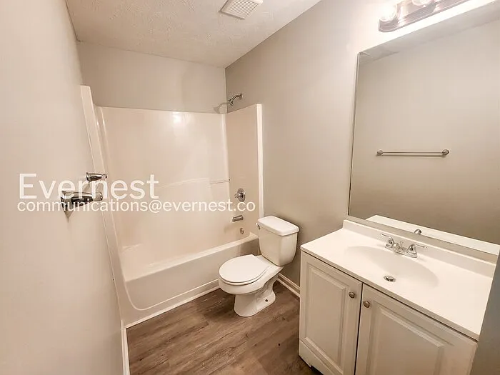 319 Bridgeport Ln — Photo 14
