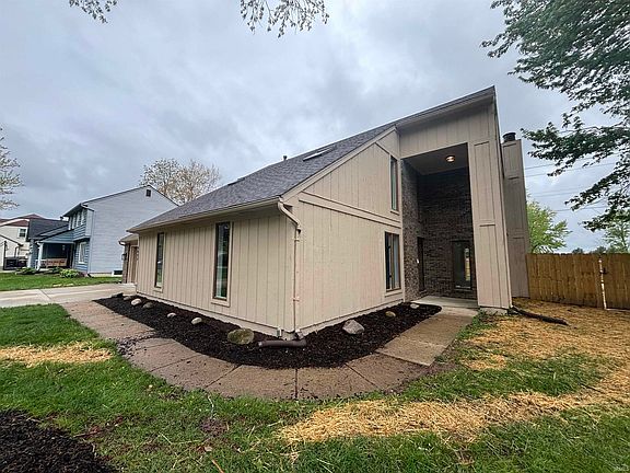 5th image of 6823 Laurelwood Cv