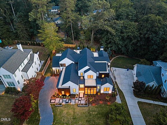 3rd image of 5301 Inglewood Ln