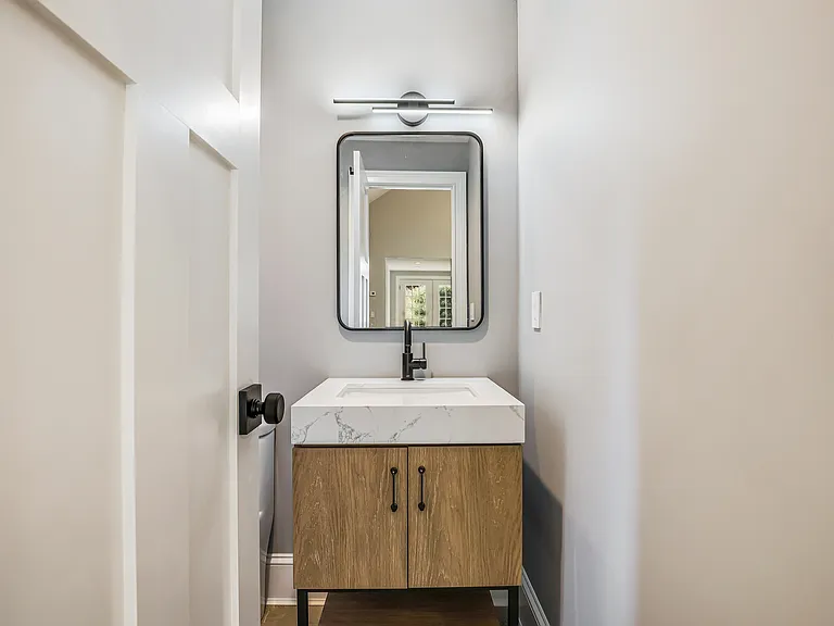 849 Lake Ave — Photo 43