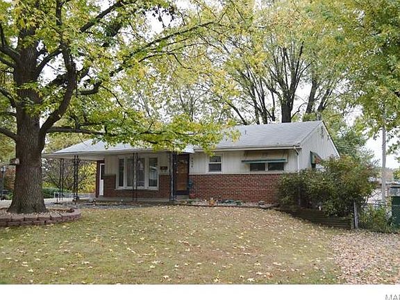 3rd image of 9656 Amity Ct