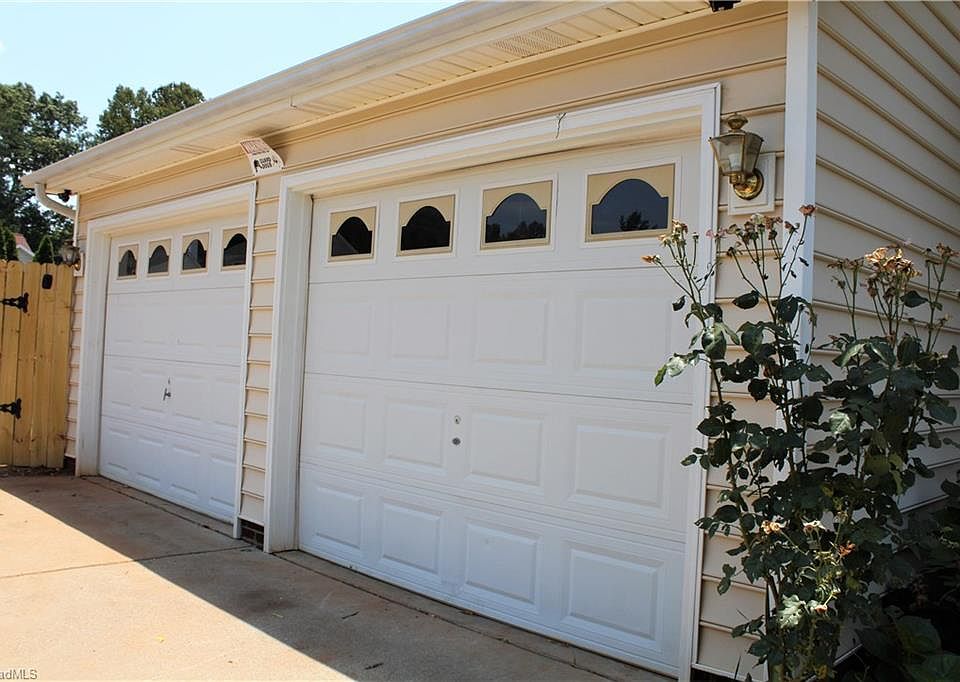 2nd image of 100 Tall Pines Ct