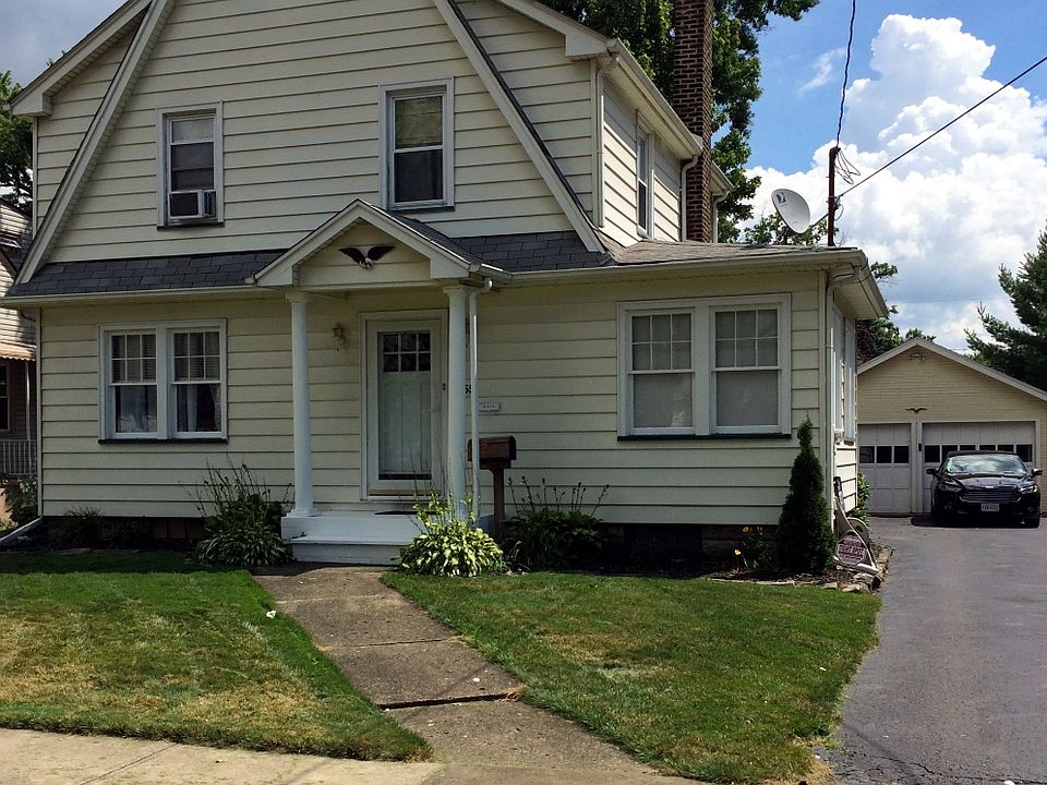 1st image of 755 Hazelwood Ave SE