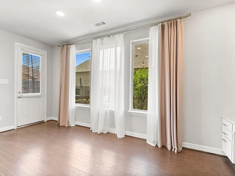 2840 Jehlon Ln — Photo 15