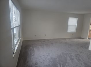 472 N Maple Rd #472, Saline, MI 48176